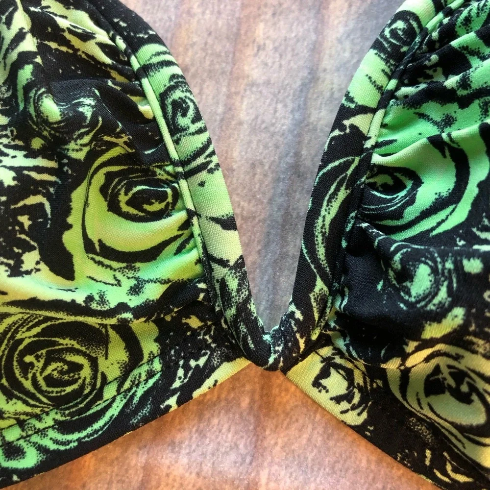 💜💜 Green and Black Floral Bikini Top Lightly Padded Size M